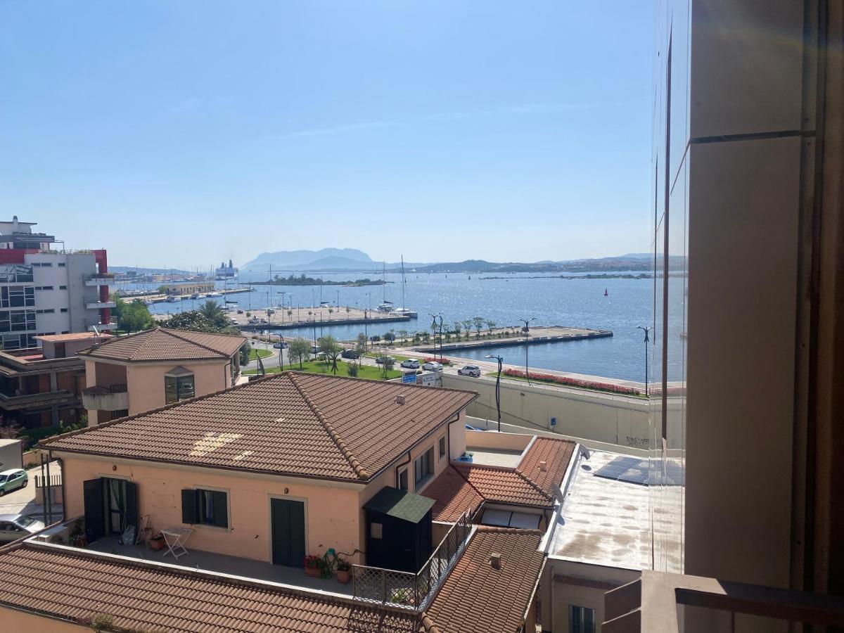 Seaside Apartments Casa Carla E Casa Andrea Olbia Buitenkant foto